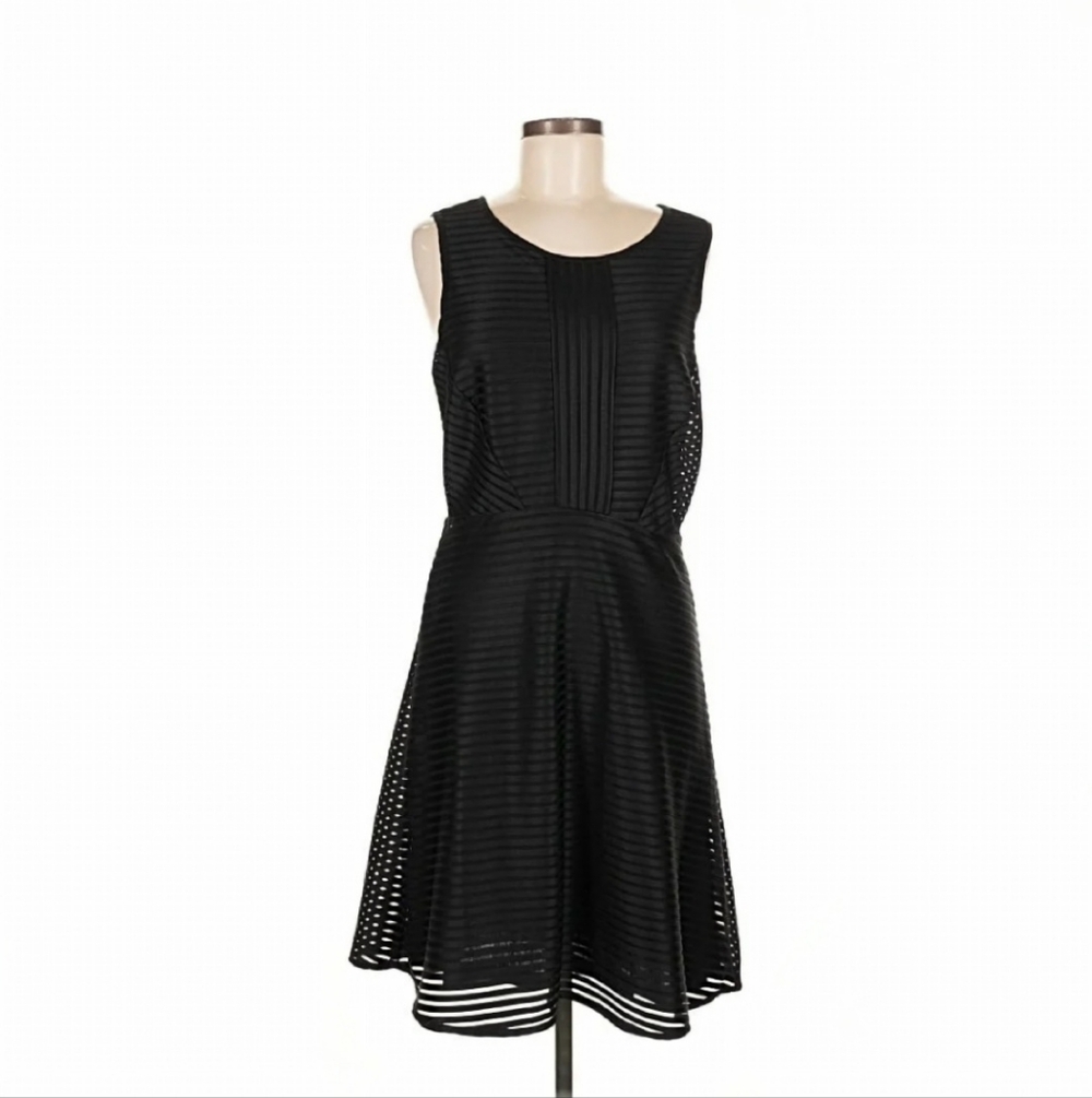 41 Hawthorn Marina Dress - Picture 2 of 15